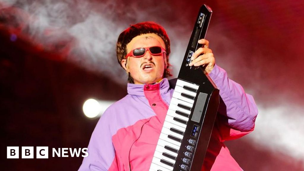 Oliver Tree Dies in Brazil Helicopter Crash
