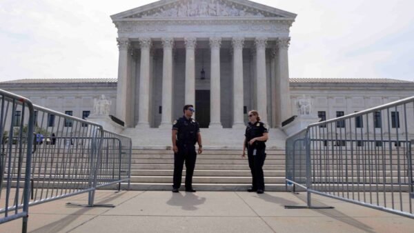 Supreme Court Strikes Down Trump Birthright Citizenship Order