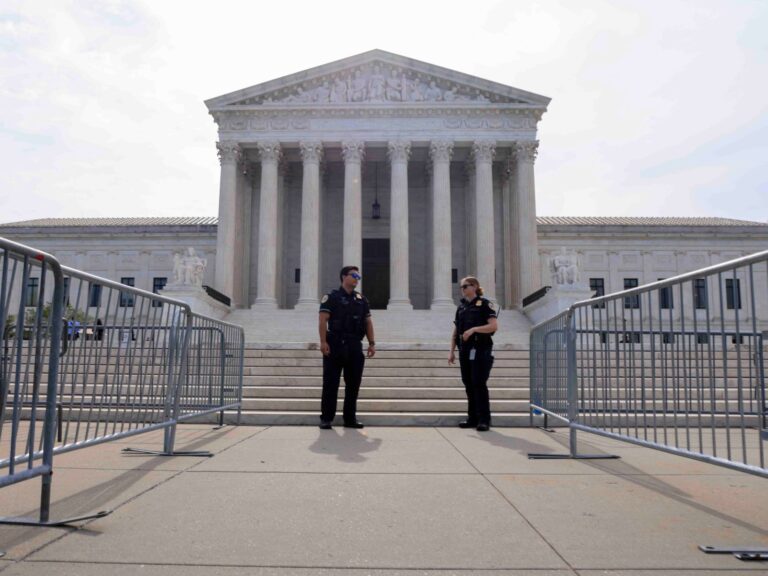 Supreme Court Strikes Down Trump Birthright Citizenship Order