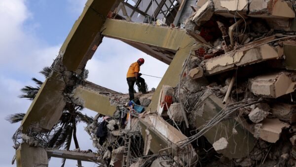 Venezuela Earthquake Death Toll Passes 1,700