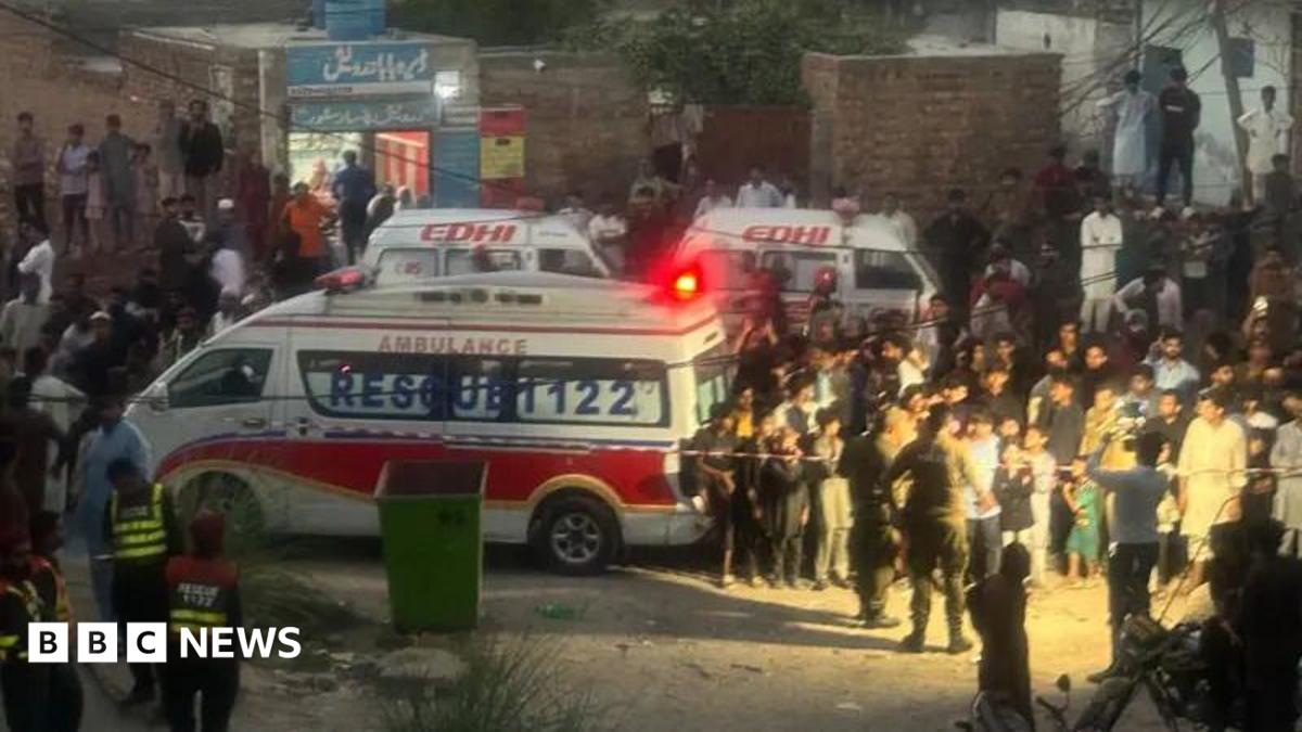 Pakistan Roof Collapse Kills 14 Children