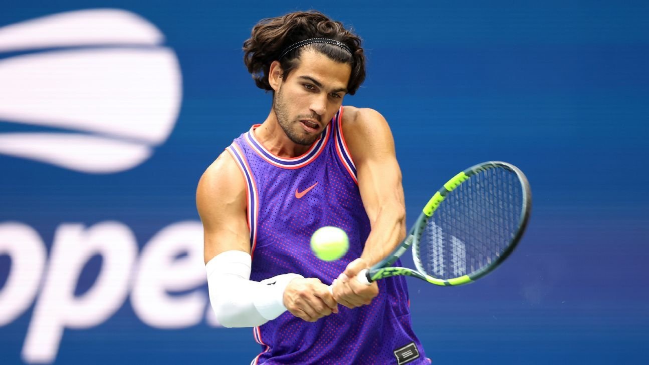 Alcaraz Opens US Open Title Defense vs. Safiullin