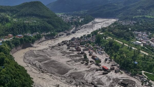At least 160 killed, hundreds missing in Nepal avalanche floods