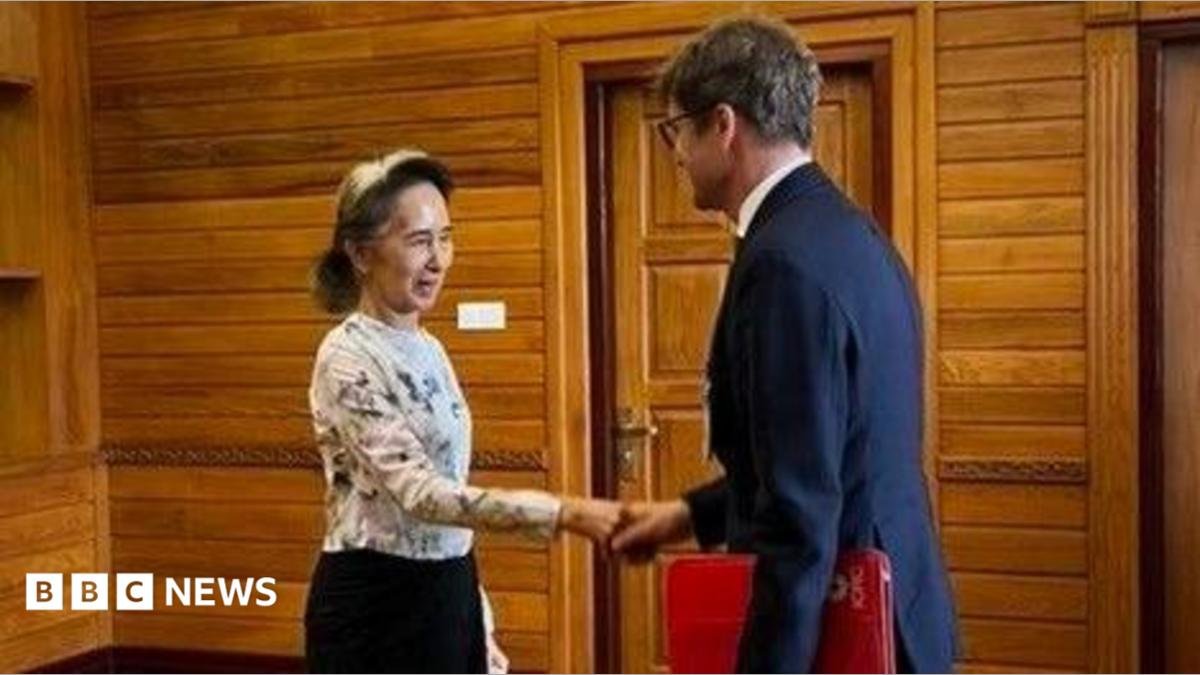 Aung San Suu Kyi Appears in First Confirmed Contact in 2.5 Years
