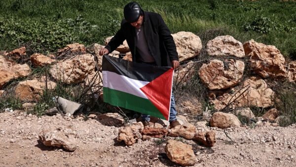 Canada, Europe Condemn Israel's West Bank Settlement Plans