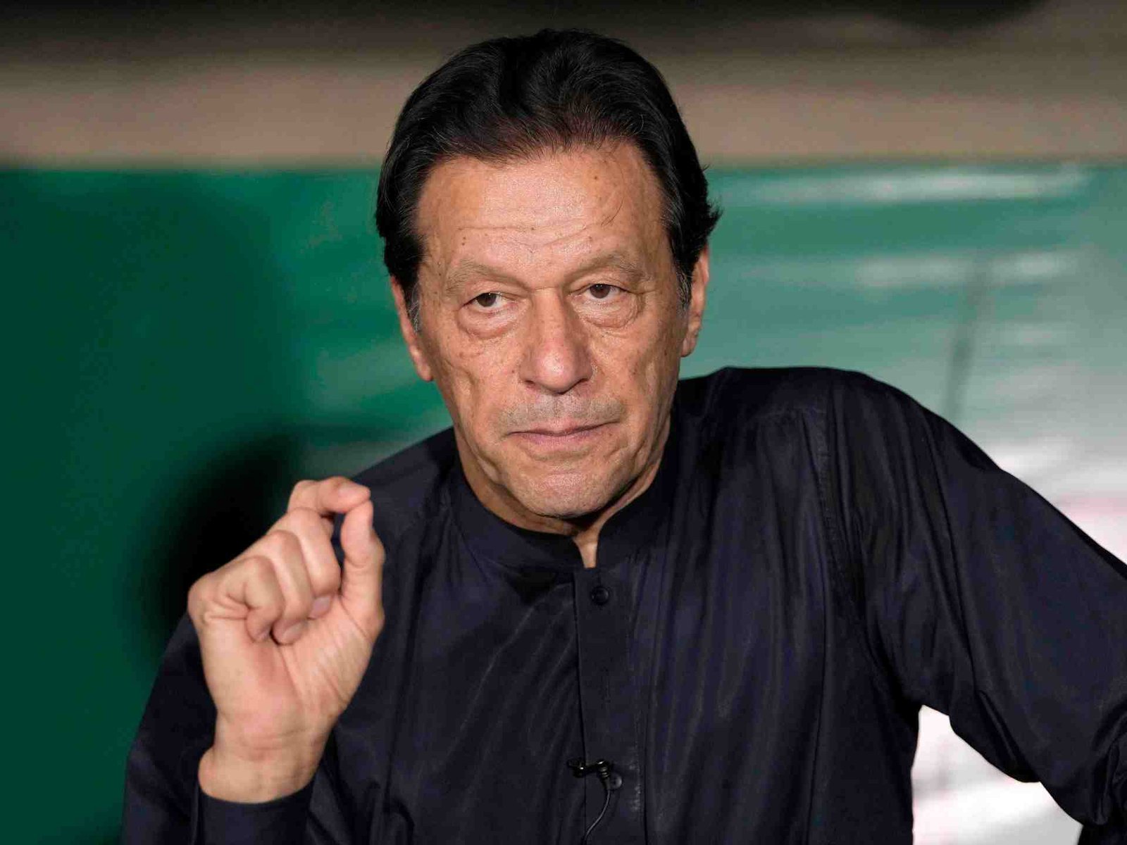 Cricket Icons Urge Medical Care for Khan