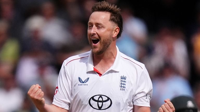 England Crush Pakistan at Lord's