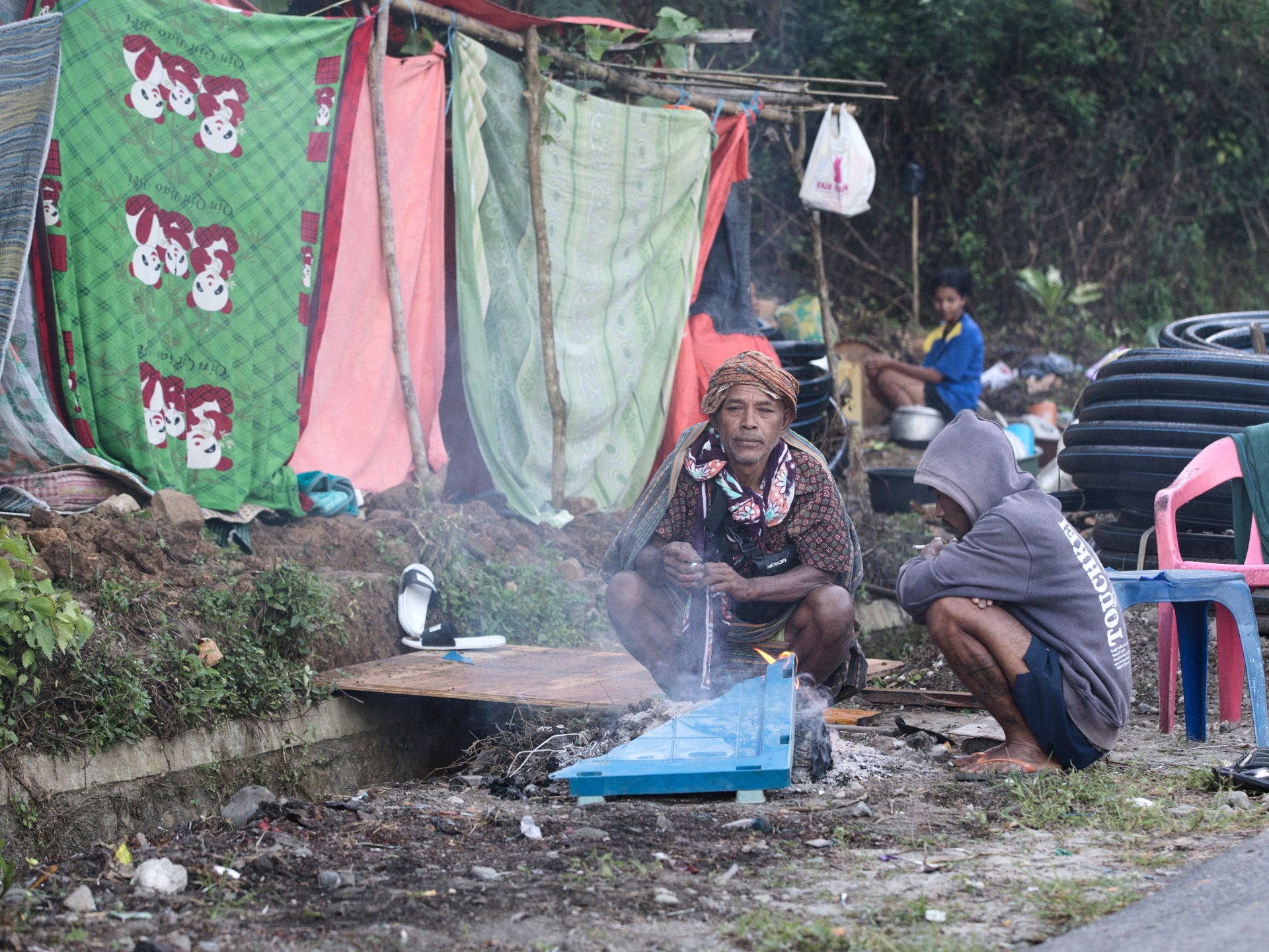 Indonesia Quake Leaves Thousands Homeless