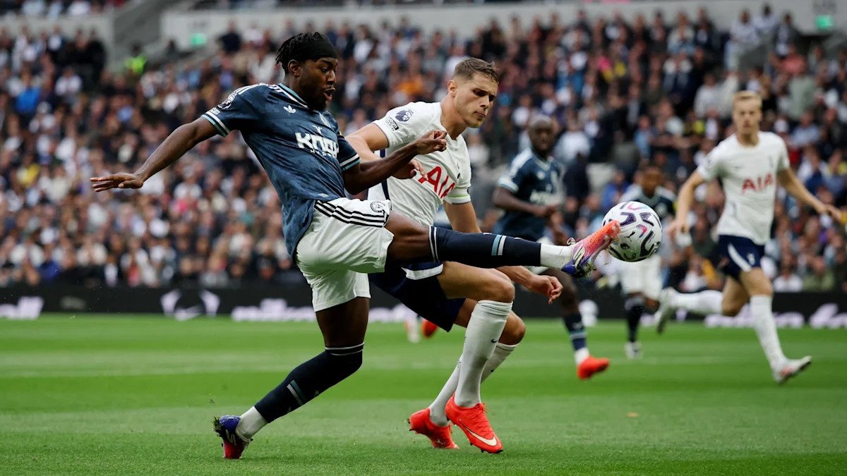 Munoz Stunner Drags Liverpool Level Against Forest