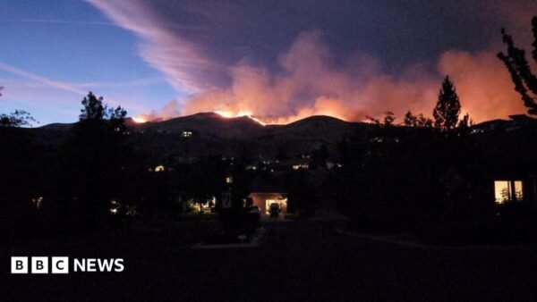 Nearly 90,000 Evacuated as Wildfire Approaches Reno