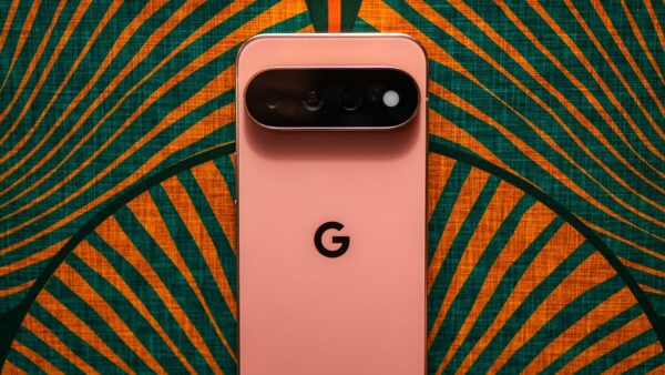 Pixel 11 Pro: AI Magic vs. Mediocre Hardware