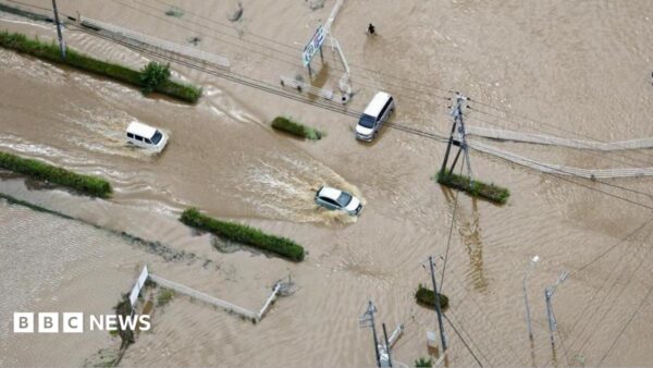 Record Rain in Japan Kills 6, Strands Thousands