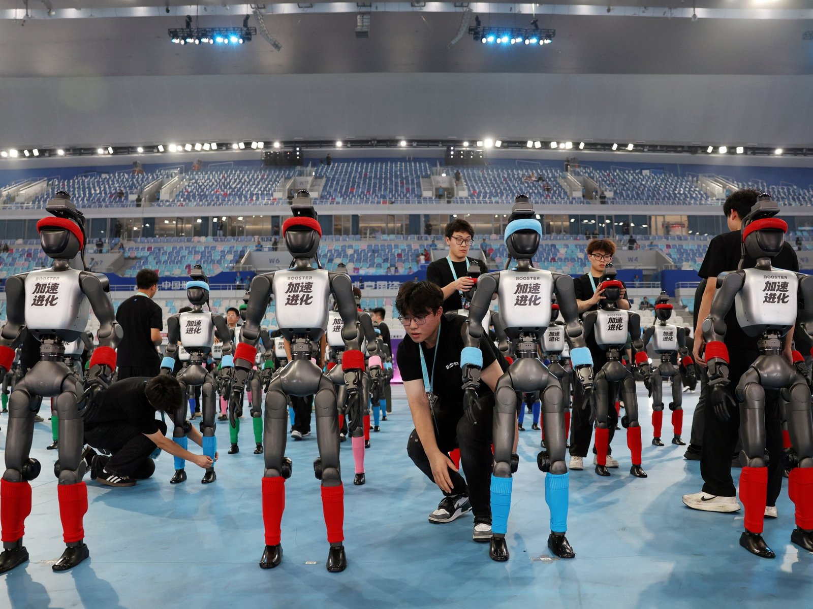 Robot outruns Usain Bolt's 100m record