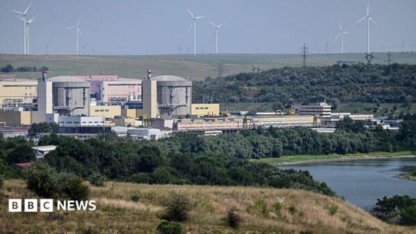 Romania shuts only nuclear plant amid heat, Danube drought