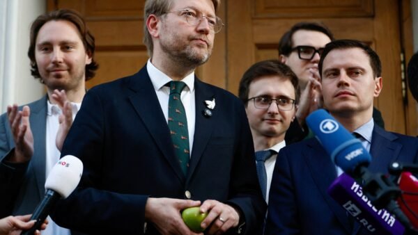 Russia Bars Only Anti-War Party From Ballot