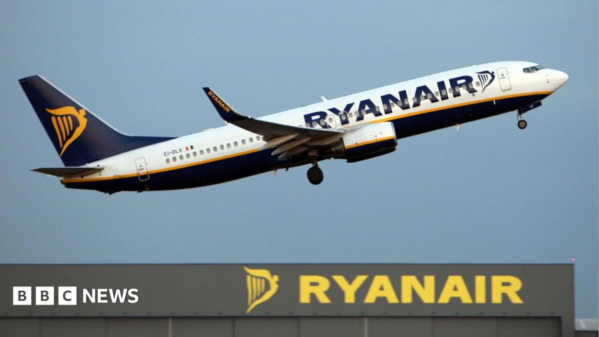 Ryanair Window Blowout: Blade Failure Details