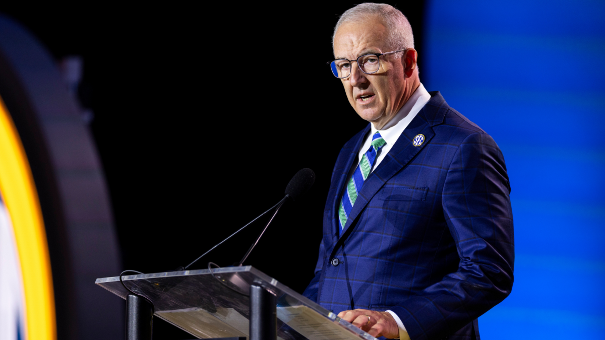 SEC Sankey Fights Pro Return to College