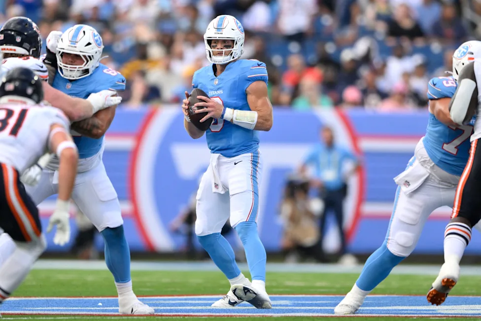 Titans waive QB Levis, sources say