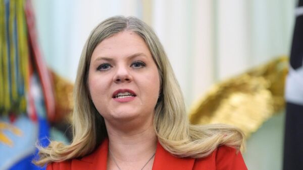 Trump Nominates White House Aide to Lead FDA