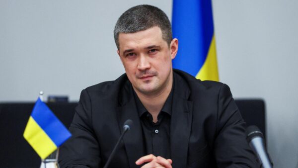 Ukraine Defense Minister Calls for Wartime Election