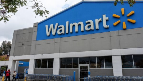 Walmart Finally Accepts Apple Pay and Google Pay