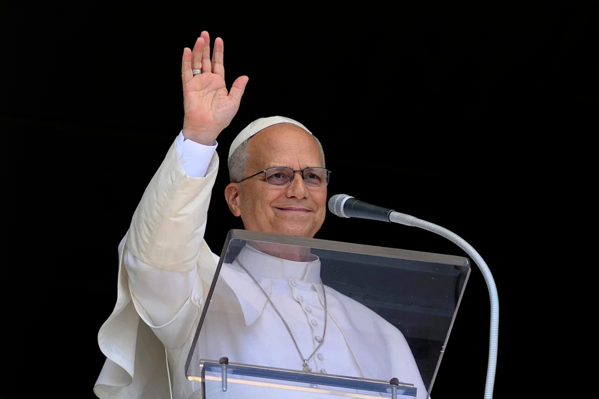 White Sox Honor Pope Leo XIV With Custom Mitre