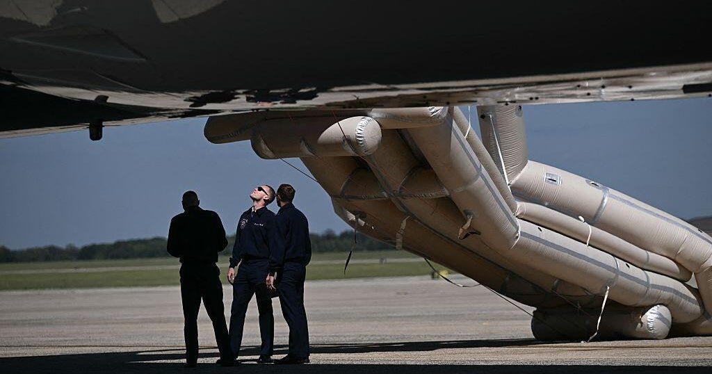Air Force One Slide Glitch Delays Trump's Texas Trip
