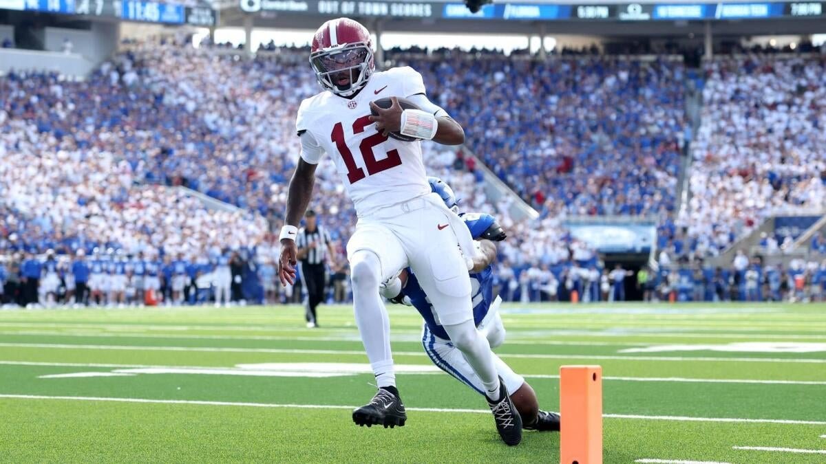 Alabama QB Russell Emerges as Traditional Powers Stumble