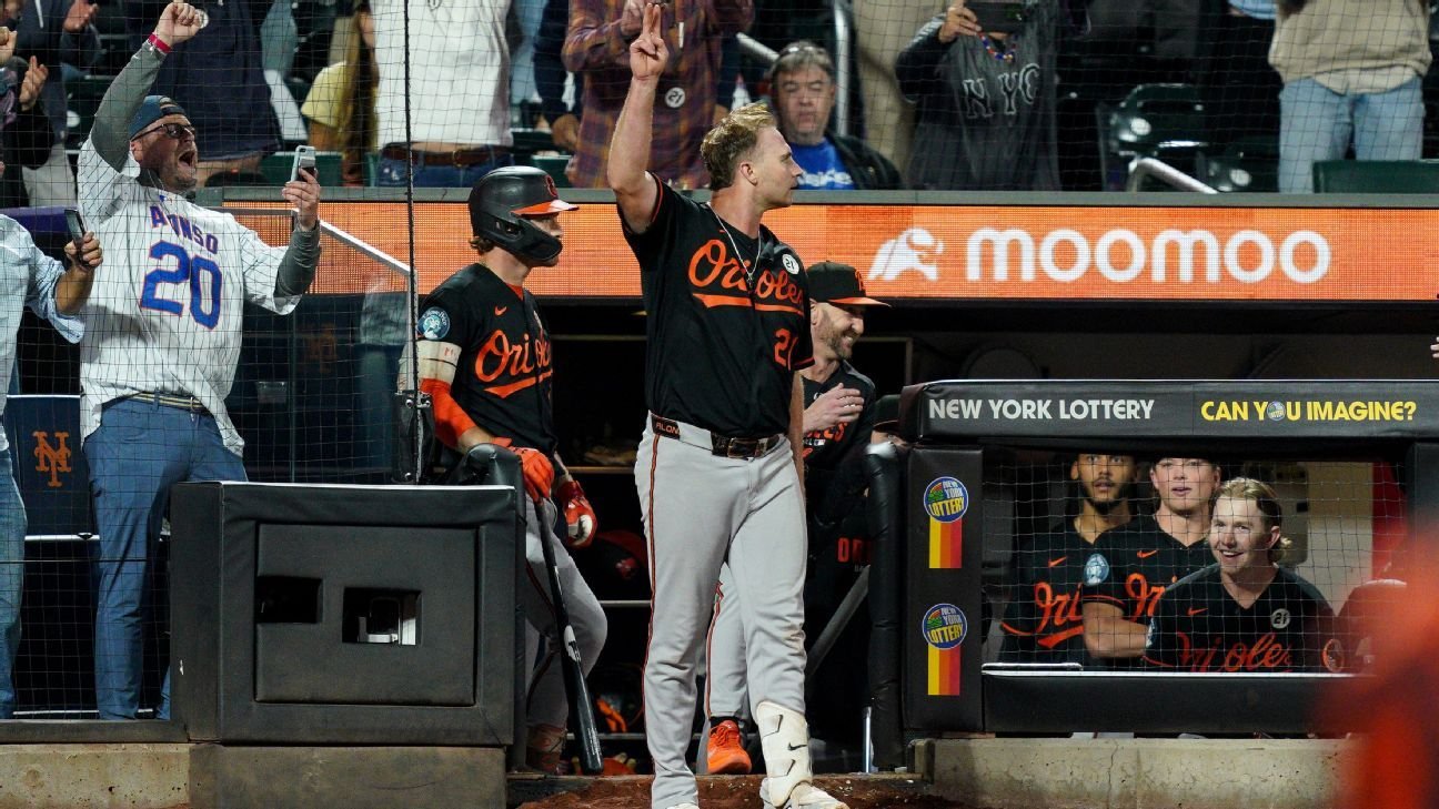 Alonso hits 300th HR, gets curtain call vs. Mets