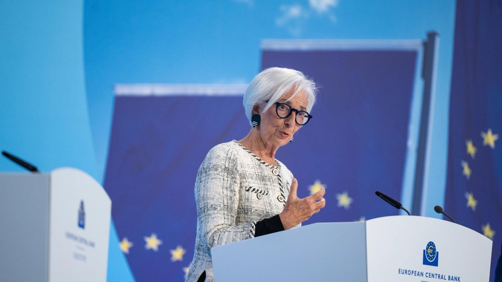 ECB seeks online merchants for 2027 digital euro pilot