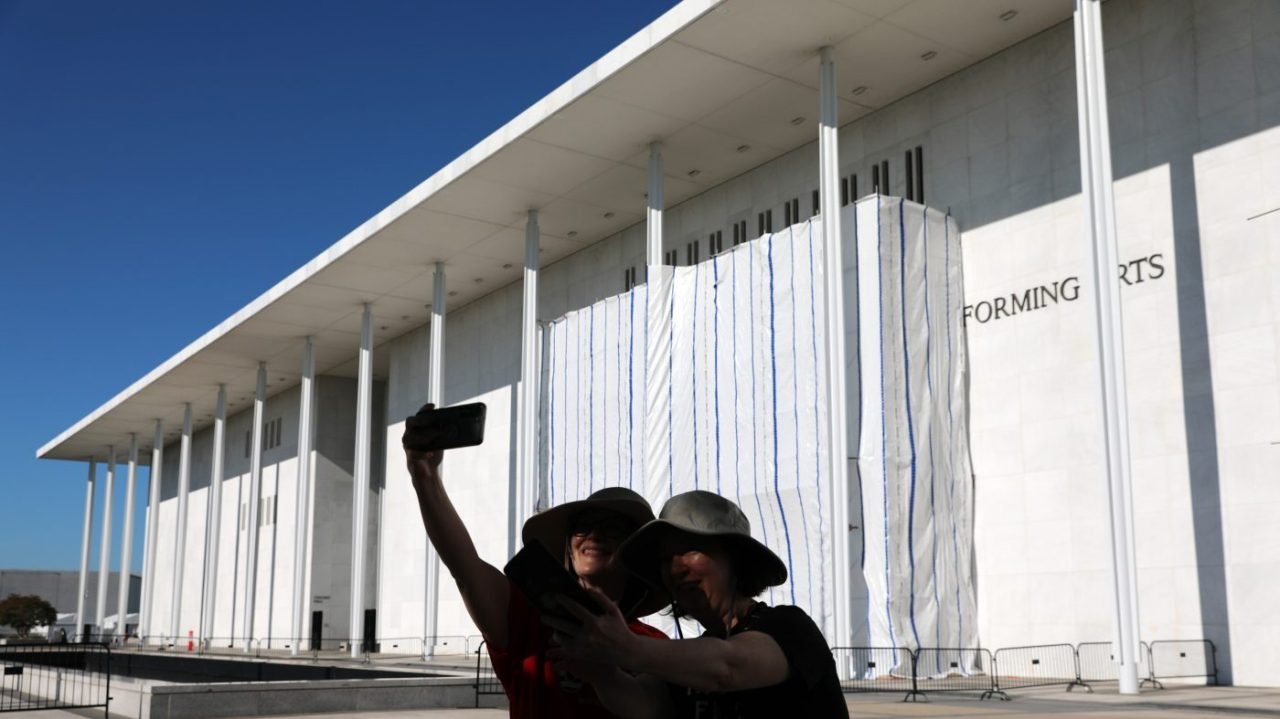 Judge Blocks Trump's Kennedy Center Name Return