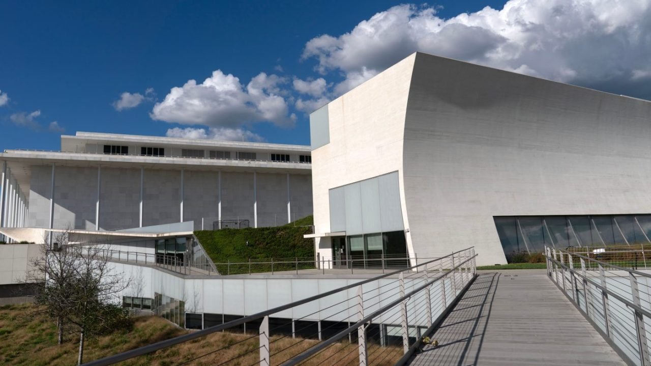 Kennedy Center warns of imminent closure amid financial crisis