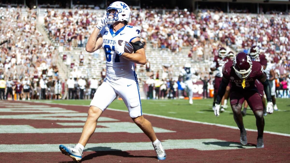 Kentucky's Stein pulls off signature upset over No. 9 Texas A&M