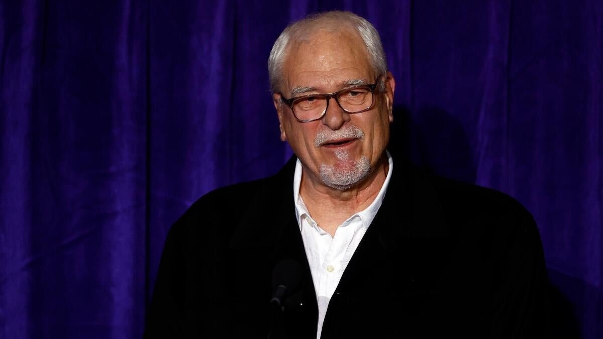 Lakers to Honor Phil Jackson with Statue