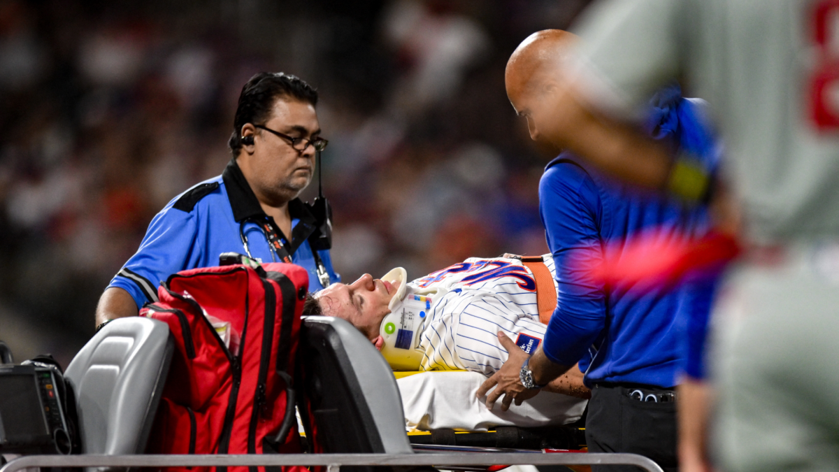 Mets' Young Hospitalized After Scary Collision