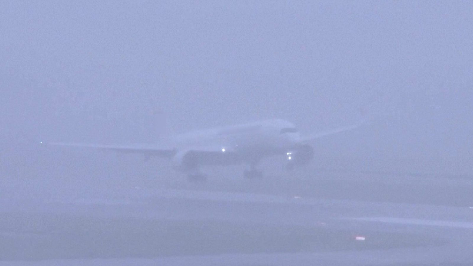 Miracle Landing in Tokyo as Typhoon Dujuan Hits Japan