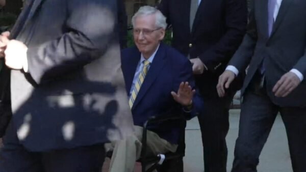 Mitch McConnell returns to Senate after 3-month absence