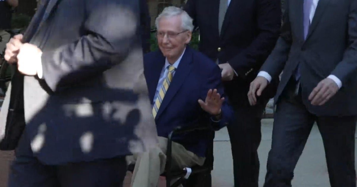 Mitch McConnell returns to Senate after 3-month absence