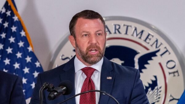 Mullin's Plane Makes Emergency Landing After Engine Failure
