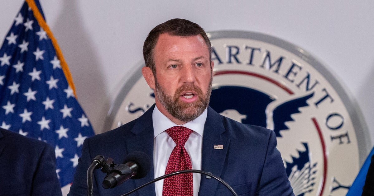 Mullin's Plane Makes Emergency Landing After Engine Failure