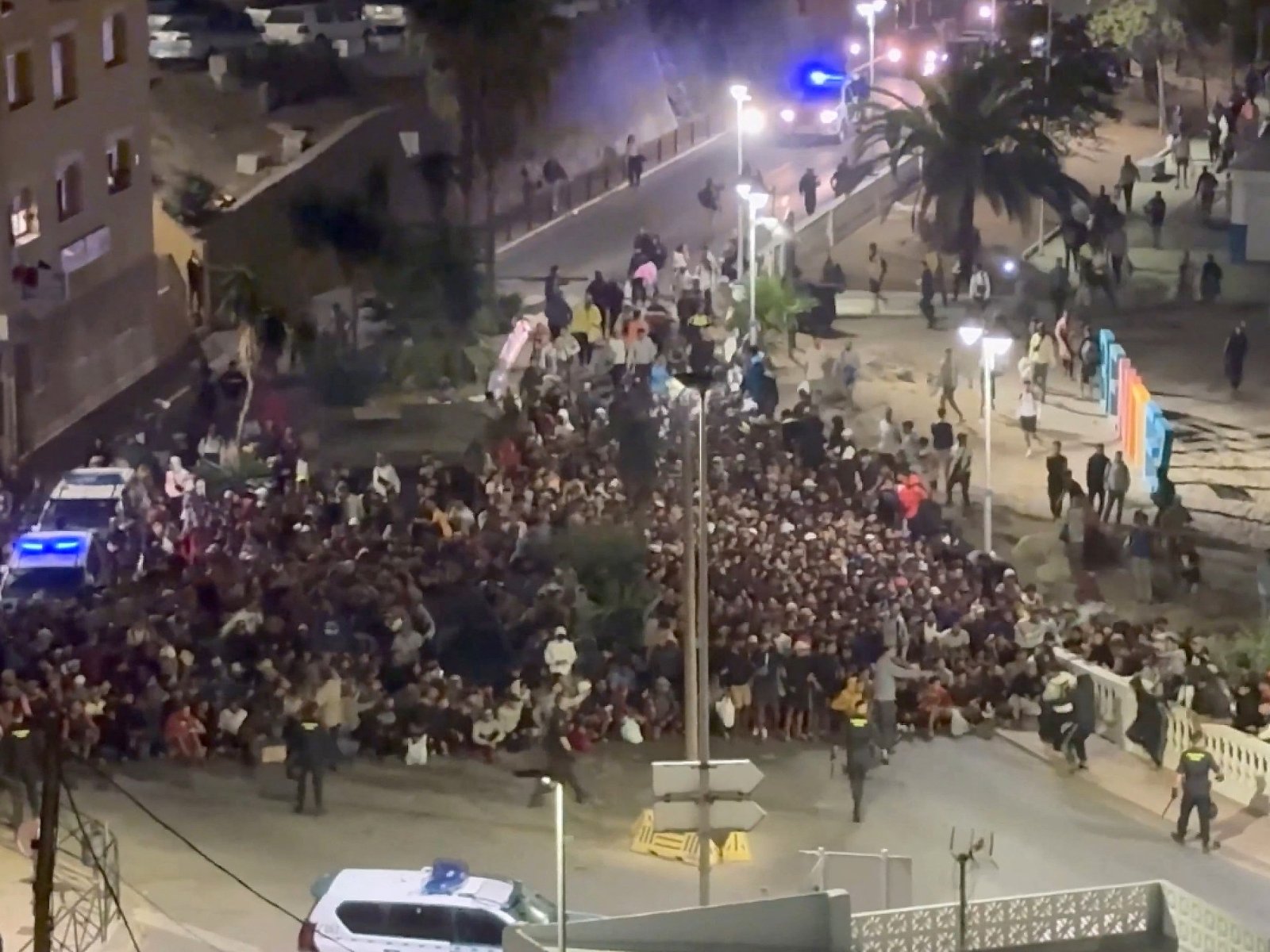 Police clear Ceuta beaches as thousands remain stranded