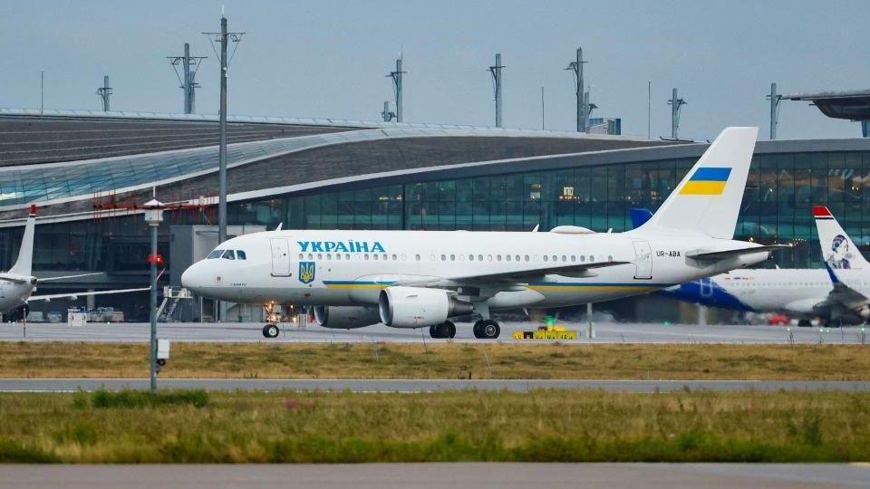 Russian Drone Delays Zelensky's Flight to Oslo