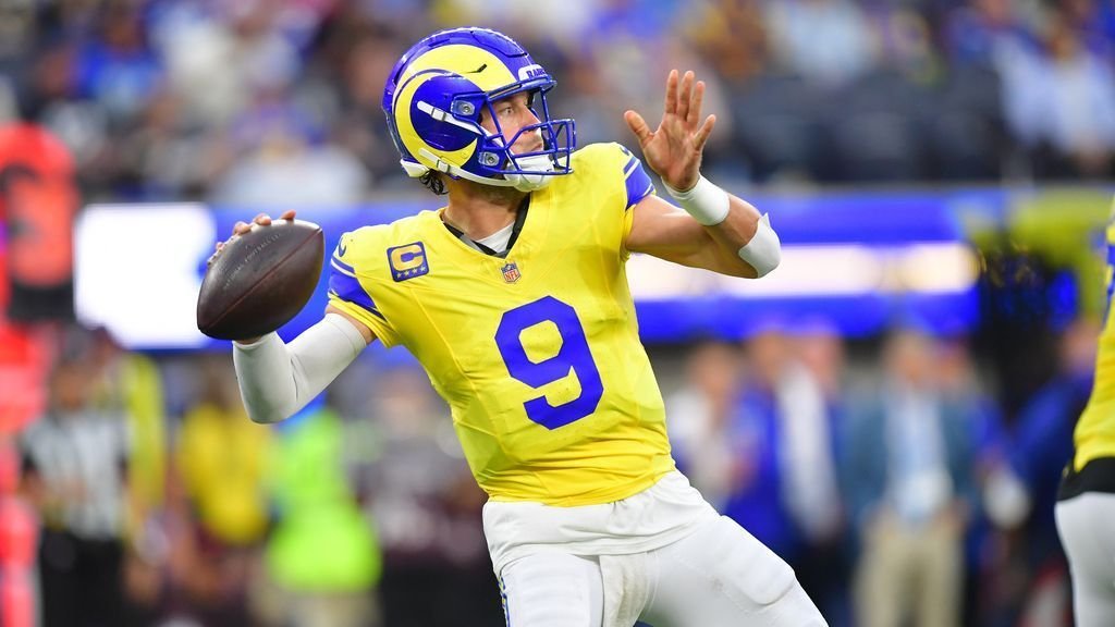 Stafford Passes Rivers for 6th All-Time Passing TDs