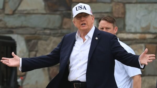 Trump doubles down on united Ireland comments