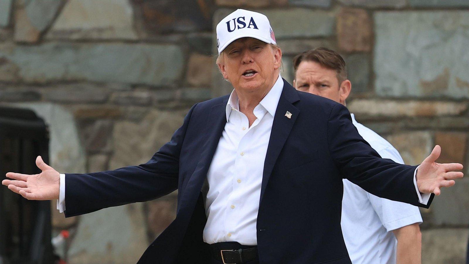 Trump doubles down on united Ireland comments