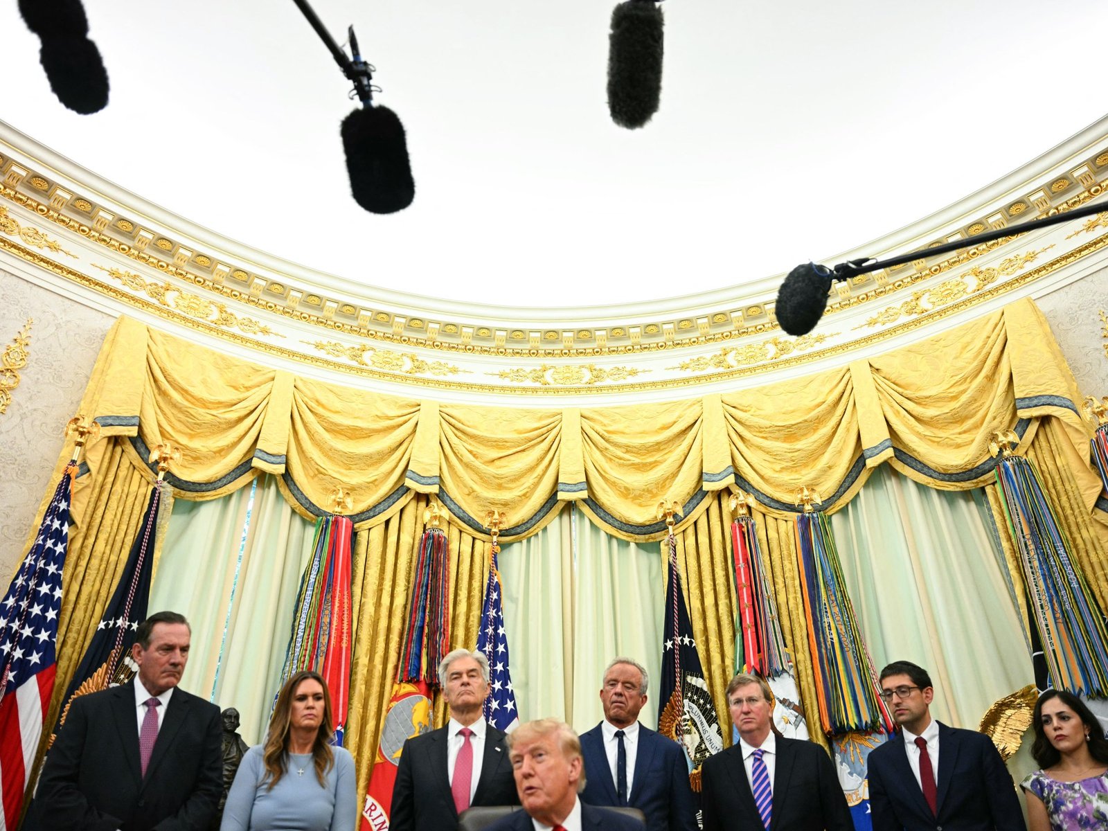 Trump Signs Sweeping Russia Sanctions