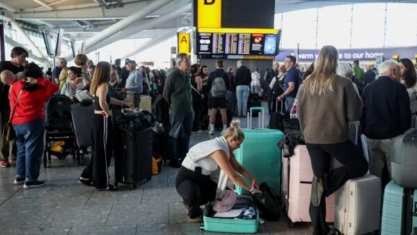 UK Air Traffic Control Glitch Causes Widespread Flight Disruptions