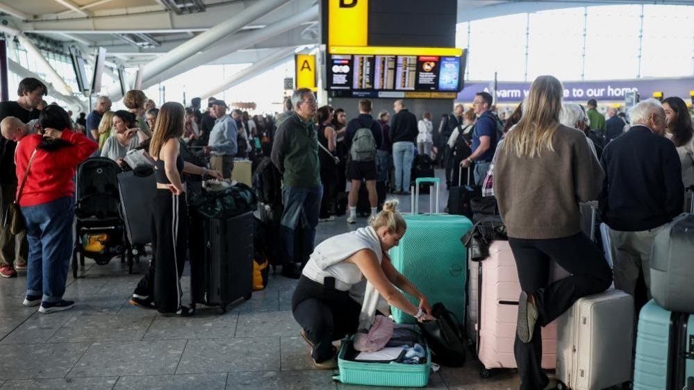 UK Air Traffic Control Glitch Causes Widespread Flight Disruptions