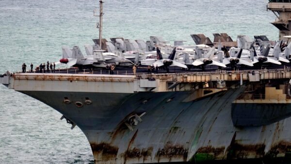 USS Abraham Lincoln docks after record 280+ days at sea